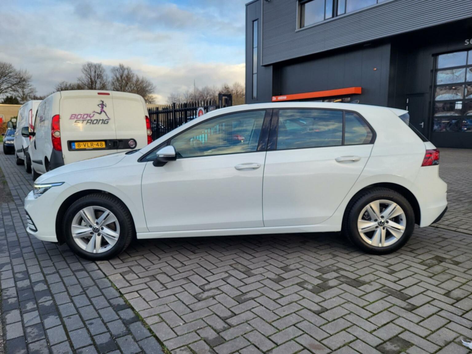 Volkswagen-Golf-2